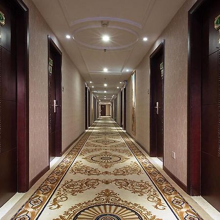 Vienna Hotel Guangzhou Shaheding Metro Station Exterior photo
